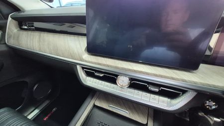 2025-GWM-Tank-500-20T-Ultra-Luxury-Hybrid-4x4-Auto_17