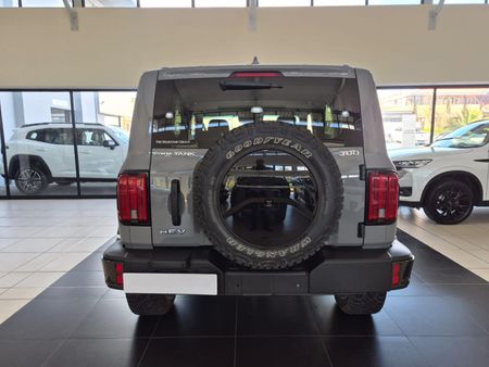 2024-GWM-Tank-300-20T-HEV-Super-Luxury-4x4_3