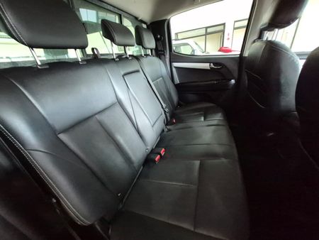 2020-Isuzu-D-Max-300-LX-Auto-Double-Cab_12