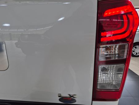 2020-Isuzu-D-Max-300-LX-Auto-Double-Cab_15