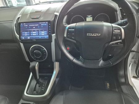 2020-Isuzu-D-Max-300-LX-Auto-Double-Cab_8