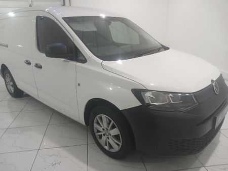 2022-Volkswagen-Caddy-Maxi-20-TDI_2