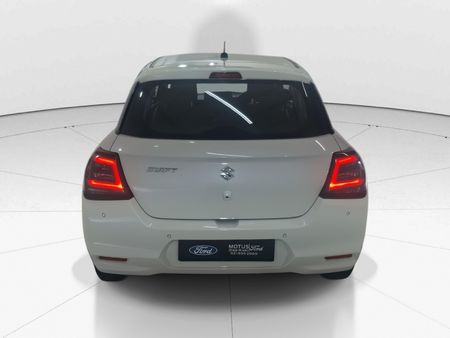 2025-Suzuki-Swift-12-GL_5