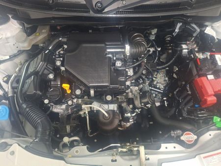 2025-Suzuki-Swift-12-GL_8