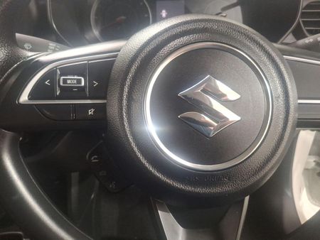 2025-Suzuki-Swift-12-GL_19
