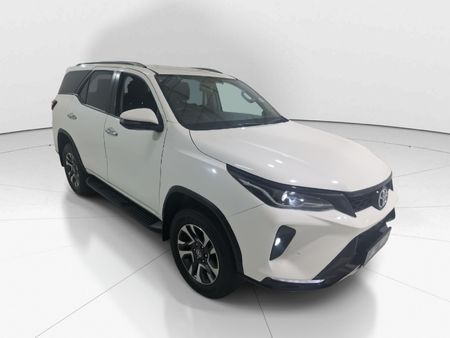 2025-Toyota-Fortuner-24-GD-6-RB-Auto_15