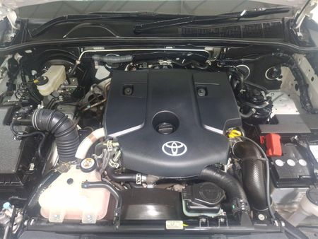 2025-Toyota-Fortuner-24-GD-6-RB-Auto_8