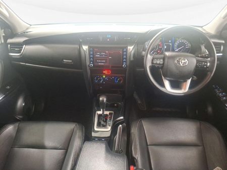 2025-Toyota-Fortuner-24-GD-6-RB-Auto_9