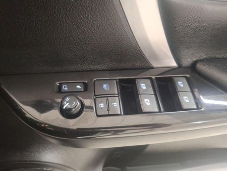 2025-Toyota-Fortuner-24-GD-6-RB-Auto_19