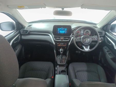 2025-Toyota-Urban-Cruiser-15-XR-Auto_9