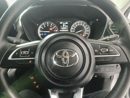 2025-Toyota-Urban-Cruiser-15-XR-Auto_19