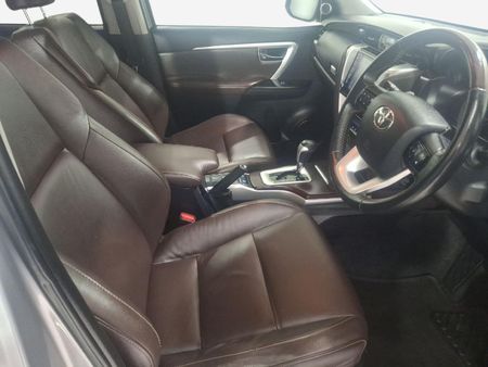2020-Toyota-Fortuner-28-GD-6-Raised-Body-Auto_12