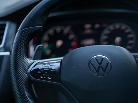 2023-Volkswagen-Tiguan-R-20-TSI-4M-Auto-235kw_23
