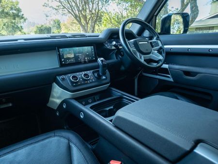 2021-Land-Rover-Defender-110-D240-SE-X-Dynamic-177kW_20