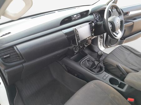 2025-Toyota-Hilux-24-GD-6-Raised-Body-Raider-Single-Cab_10
