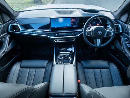2024-BMW-X7-xDrive-40d-M-Sport-Pro_11