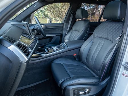 2024-BMW-X7-xDrive-40d-M-Sport-Pro_17