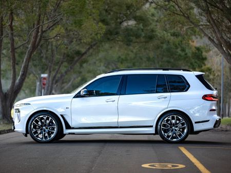 2024-BMW-X7-xDrive-40d-M-Sport-Pro_3