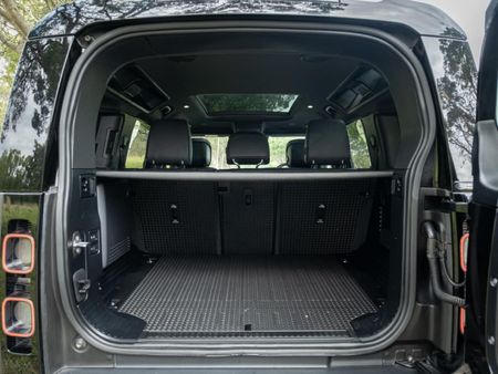 2022-Land-Rover-Defender-110-P525-V8-Carpathian-Edition-386kW_9