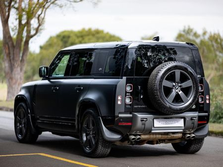 2022-Land-Rover-Defender-110-P525-V8-Carpathian-Edition-386kW_4