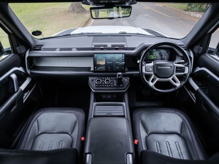 2022-Land-Rover-Defender-110-D240-HSE-X-Dynamic-177kw_11
