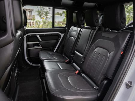 2022-Land-Rover-Defender-110-D240-HSE-X-Dynamic-177kw_14
