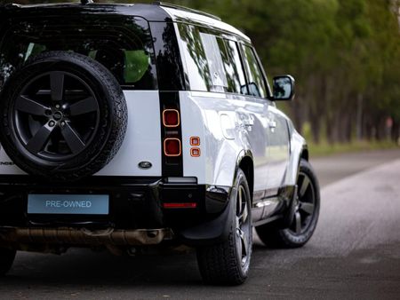 2022-Land-Rover-Defender-110-D240-HSE-X-Dynamic-177kw_18