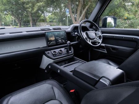 2022-Land-Rover-Defender-110-D240-HSE-X-Dynamic-177kw_21