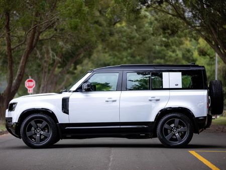 2022-Land-Rover-Defender-110-D240-HSE-X-Dynamic-177kw_3