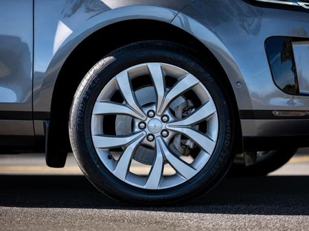 2019-Land-Rover-Range-Rover-Evoque-20-D-SE-132kW-D180_18