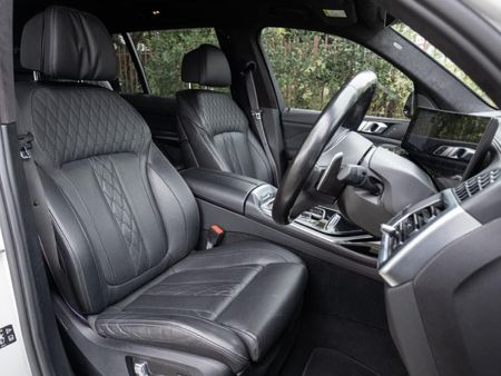2023-BMW-X7-xDrive-40d-M-Sport-Pro_12