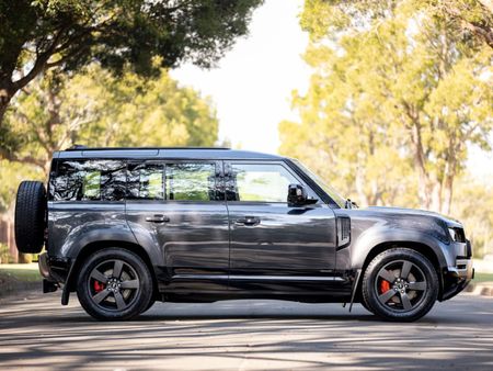 2021-Land-Rover-Defender-110-D300-X-221kW_7