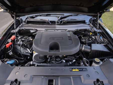 2021-Land-Rover-Defender-110-D300-X-221kW_8
