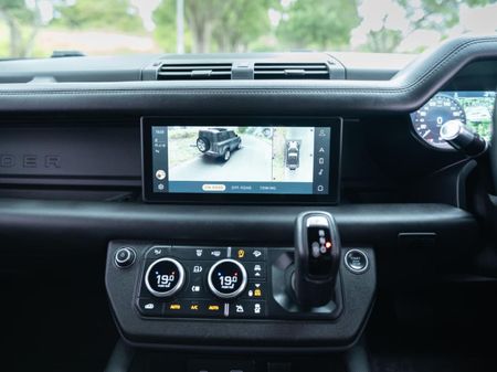 2022-Land-Rover-Defender-90-D300-HSE-X-Dynamic_14