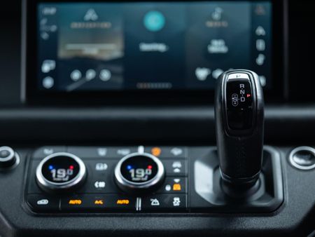 2022-Land-Rover-Defender-90-D300-HSE-X-Dynamic_21