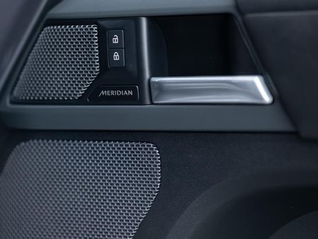 2022-Land-Rover-Defender-90-D300-HSE-X-Dynamic_23