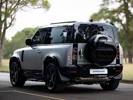 2022-Land-Rover-Defender-90-D300-HSE-X-Dynamic_4
