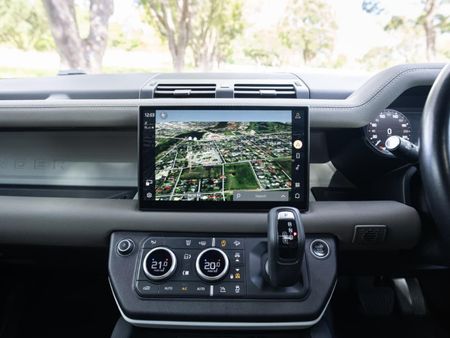 2022-Land-Rover-Defender-110-D300-HSE-X-Dynamic_15