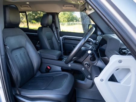 2020-Land-Rover-Defender-110-D240-First-Edition-177kW_12