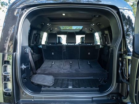 2024-Land-Rover-Defender-130-30D-X_9