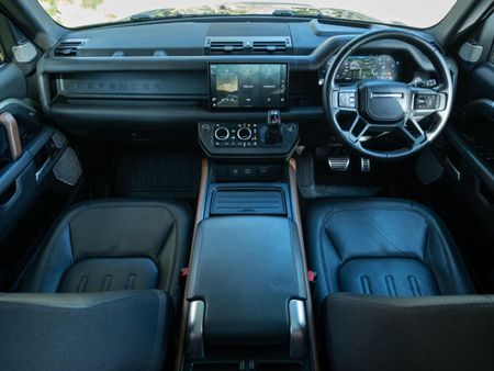 2024-Land-Rover-Defender-130-30D-X_10