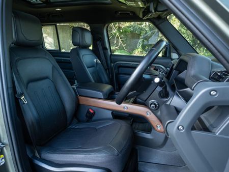 2024-Land-Rover-Defender-130-30D-X_13
