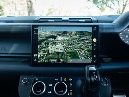 2024-Land-Rover-Defender-130-30D-X_20