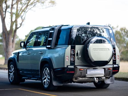 2024-Land-Rover-Defender-130-30D-X_4