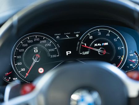 2021-BMW-X4-M-Competition_16