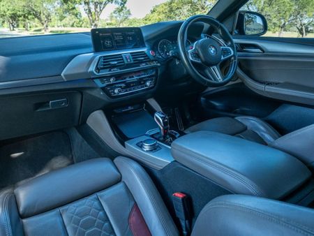 2021-BMW-X4-M-Competition_21