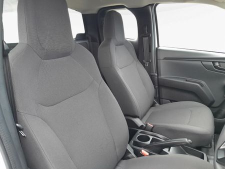 2024-Isuzu-D-Max-19-DDI-HR-Extended-Cab_11