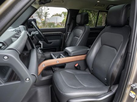 2023-Land-Rover-Defender-110-D300-HSE-X-Dynamic_13