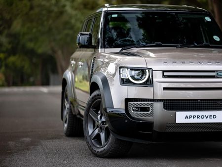 2023-Land-Rover-Defender-110-D300-HSE-X-Dynamic_17
