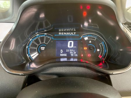 2024-Renault-Triber-10-Intens_11